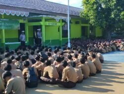 Police Go To School sat Lantas Polres Pesisir Barat sosialisasi Safety riding di MAN 1 Krui dalam rangka Ops Zebra Krakatau 2024
