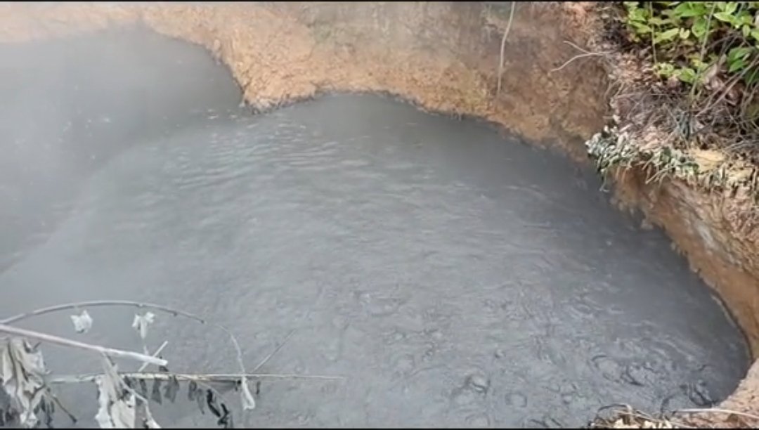 Lumpur Air Panas di sekitar bekas pengeboran PT SMGP