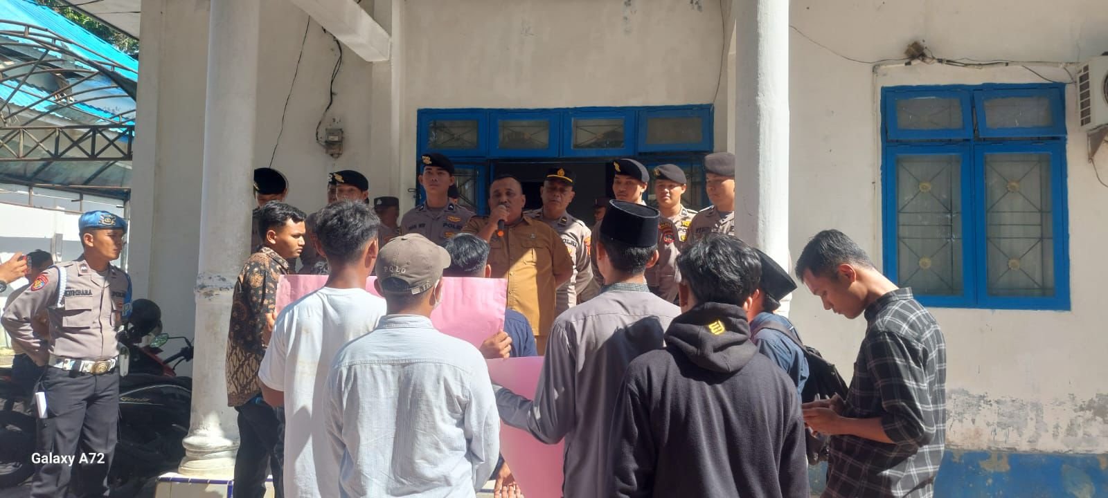 Barisan Muda Mandailing Natal Demo Minta Kadis DLH di Copot 