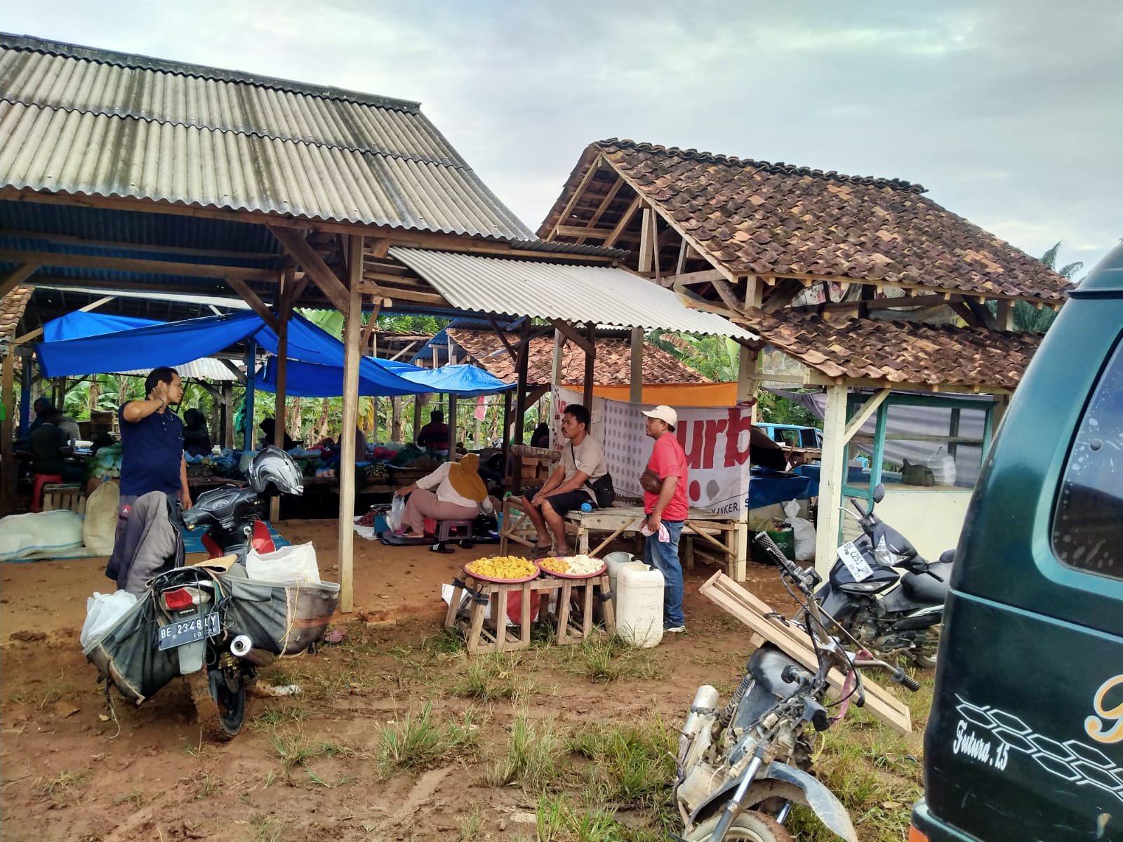 Pasar Tradisional di Pringsewu Terkikis Teknologi, Pedagang Keluhkan Penurunan Omzet