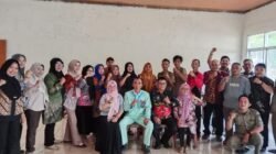 Sertijab Camat Way Khilau, Nazam Roni Serahkan Administrasi kepada Yung Martinus