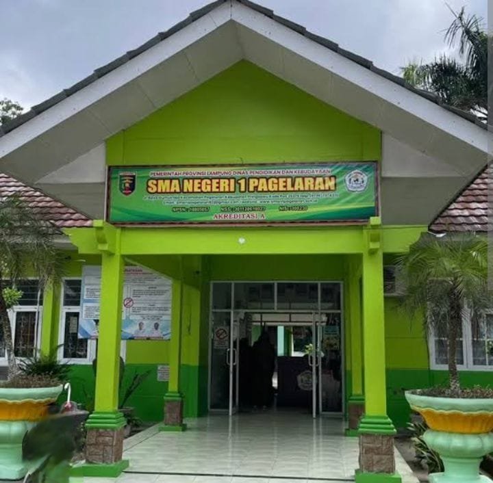 Di Duga Tutup -Tutupi Data, Humas SMA 1 Pagelaran Berbelit Saat Ditanya Anggaran Honorer Rp.215 Juta